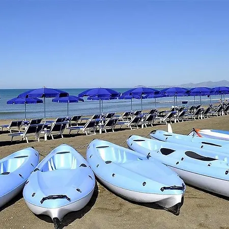 Sleeps 2 Pool Wifi Villa Baia Domizia